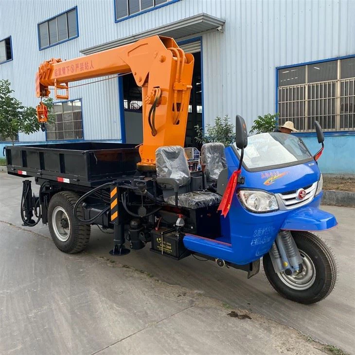 Three-wheeled Truck Crane